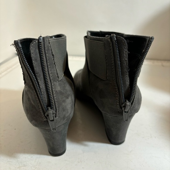Aerosoles women’s grey wedge heel bootie in size 7.5 - Picture 8 of 14